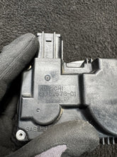 2003-2004 Nissan Pathfinder Throttle Body OEM