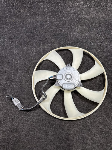 2019 Honda CRV Right Passenger AC Condenser Cooling Fan Assembly OEM