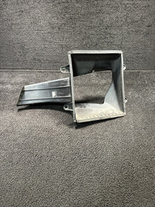 670002898 2014 Maserati Quattroporte Front Right Side Intercooler Air Duct OEM 670002898