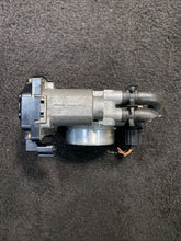 X43-9F991-CC 2002-2008 Jaguar X-Type Engine Throttle Body Assembly OEM X43-9F991-CC