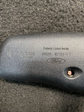 015306 2005 Lincoln Town Car Rear View Mirror Auto Dim OEM 015306