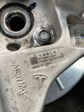 1044411-00-F 17-23 Tesla Model 3 Rear Left Knuckle Spindle Hub & Dust Shield OEM 1044411-00-F