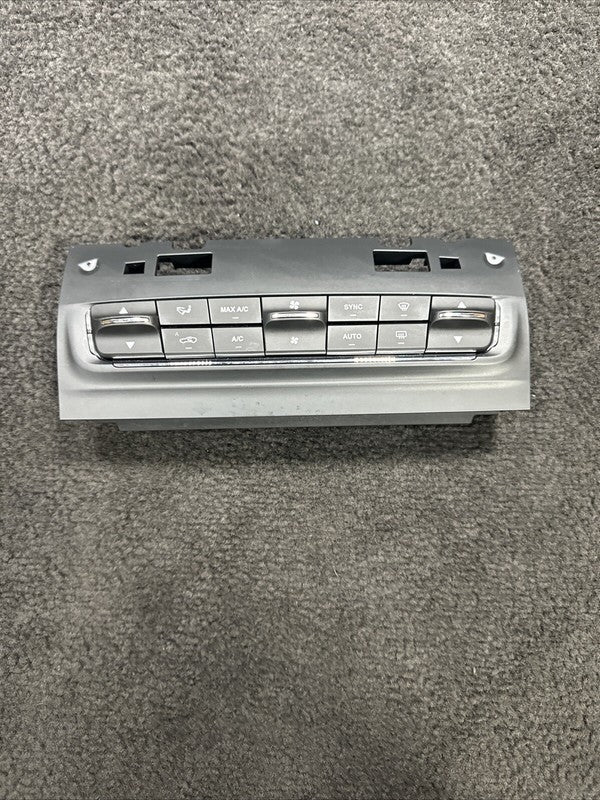 6700749200 2017 Maserati Ghibli AC Heater Climate Control Switch Panel OEM 6700749200
