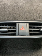 97410-B2000-EQ 14-19 Kia Soul Center Dashboard AC Air Vents W/ Hazard Switch OEM 97410-B2000-EQ