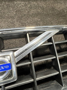 8620641 2005 Volvo XC90 Front Center Grille OEM 8620641