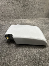 2018 Land Rover Discovery Center Console Armrest Lid Cover OEM