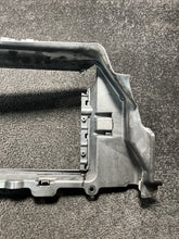 31455462 2019 Volvo XC90 Front Upper Air Guide OEM 31455462