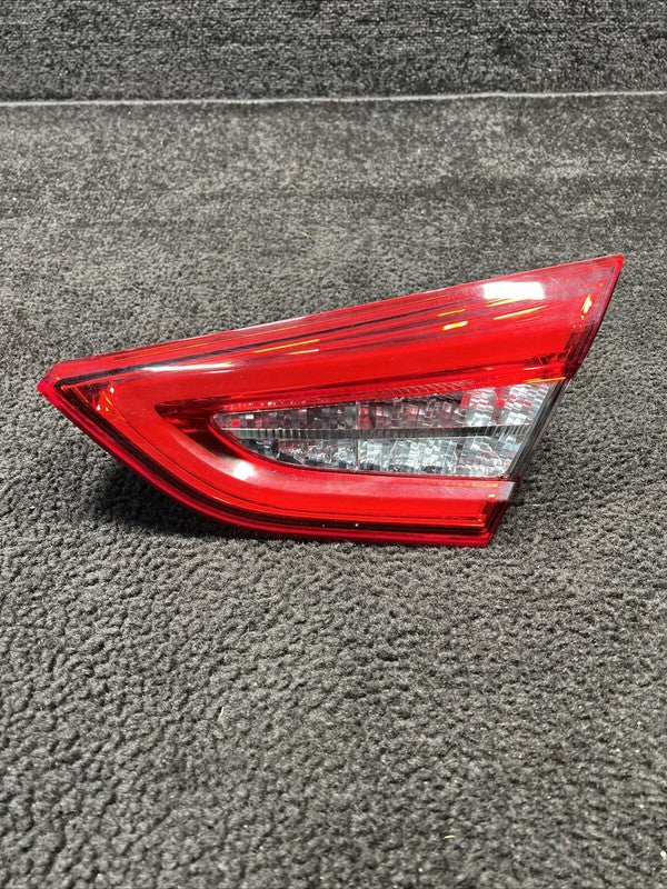 670009228 2014 Maserati Quattroporte Right Side Inner Trunk Taillight Lamp OEM 670009228