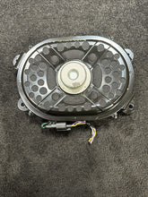 HY3218808AB 2018 Land Rover Discovery Rear Subwoofer Speaker OEM HY3218808AB