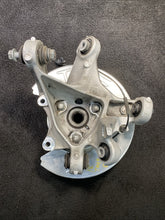 1044416-00-F 17-23 Tesla Model 3 Rear Right Knuckle Spindle Hub &Dust Shield OEM 1044416-00-F