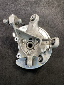 1044416-00-F 17-23 Tesla Model 3 Rear Right Knuckle Spindle Hub &Dust Shield OEM 1044416-00-F