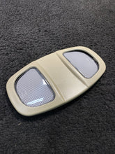 2322 Z8813 2002-2007 Saturn Vue Equinox Overhead Center Dome Roof Light Cover Lens OEM
