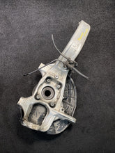 670034831 2017 Maserati Levante Front Right Spindle Knuckle Wheel Hub OEM 670034831 OEM