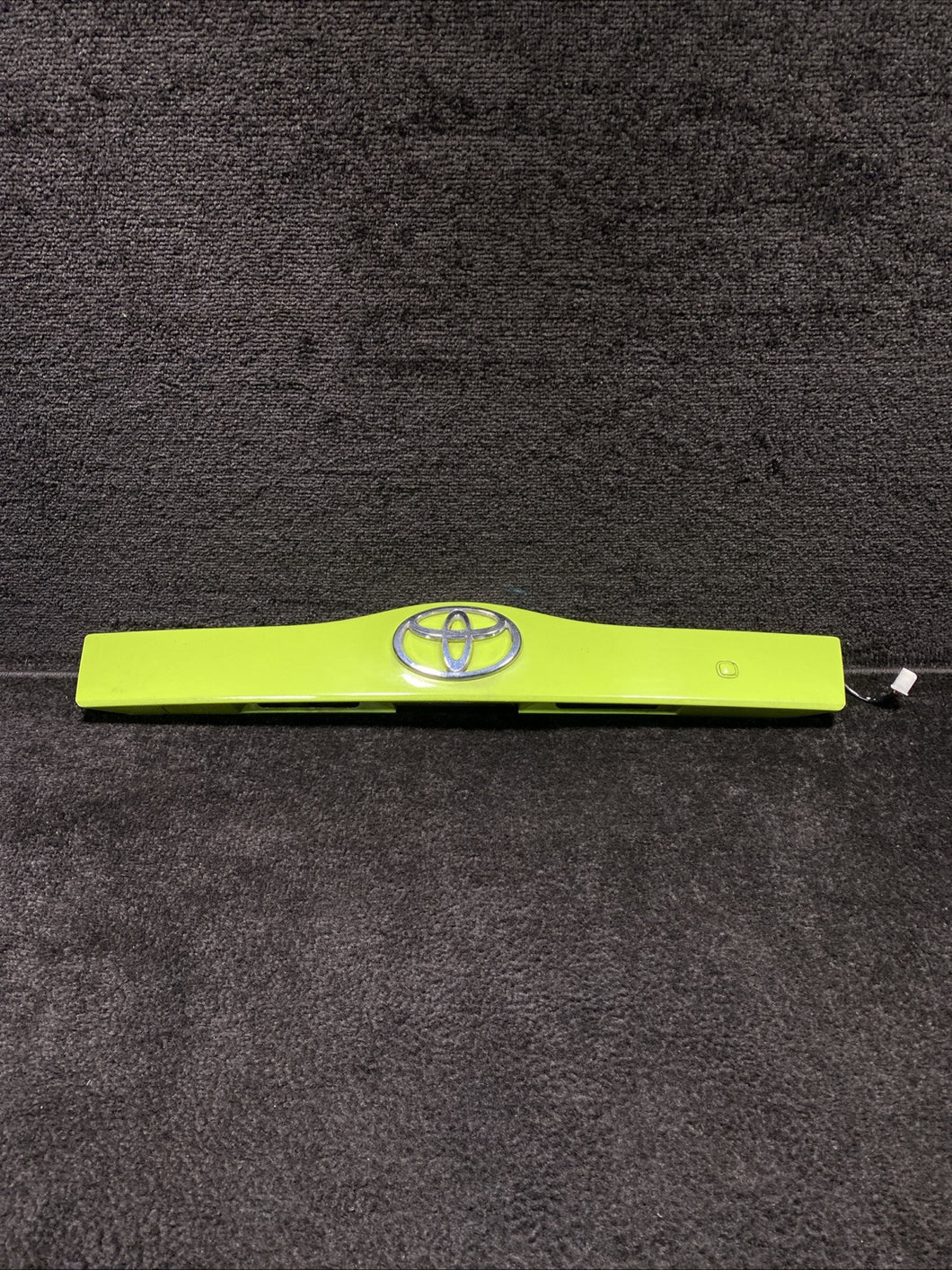 76801-47040 2004-2009 Toyota Prius Rear Tailgate Handle Trim Panel OEM 76801-47040