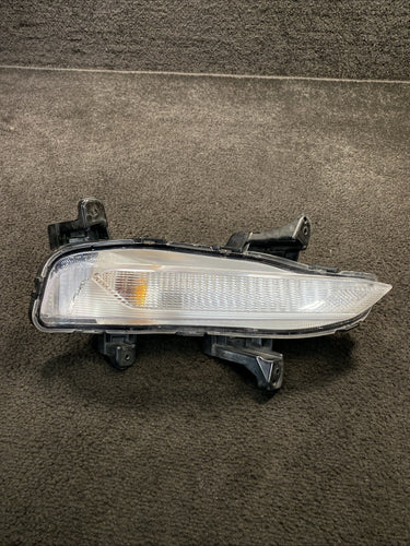 92304D5 2020 Kia Optima Front Right Lower Fog Light Turn Signal Lamp OEM 92304D5