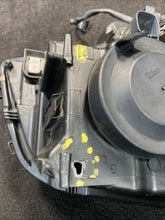 30678184 2004 Volvo XC90 Left Side Xenon Headlight Lamp OEM 30678184