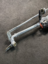 AX159060-8153 2022 BMW X3 M40i Front Wiper Motor W/ Linkage OEM AX159060-8153