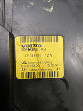 30698802 2007 Volvo V50 Right Side Halogen Headlight Lamp OEM 30698802