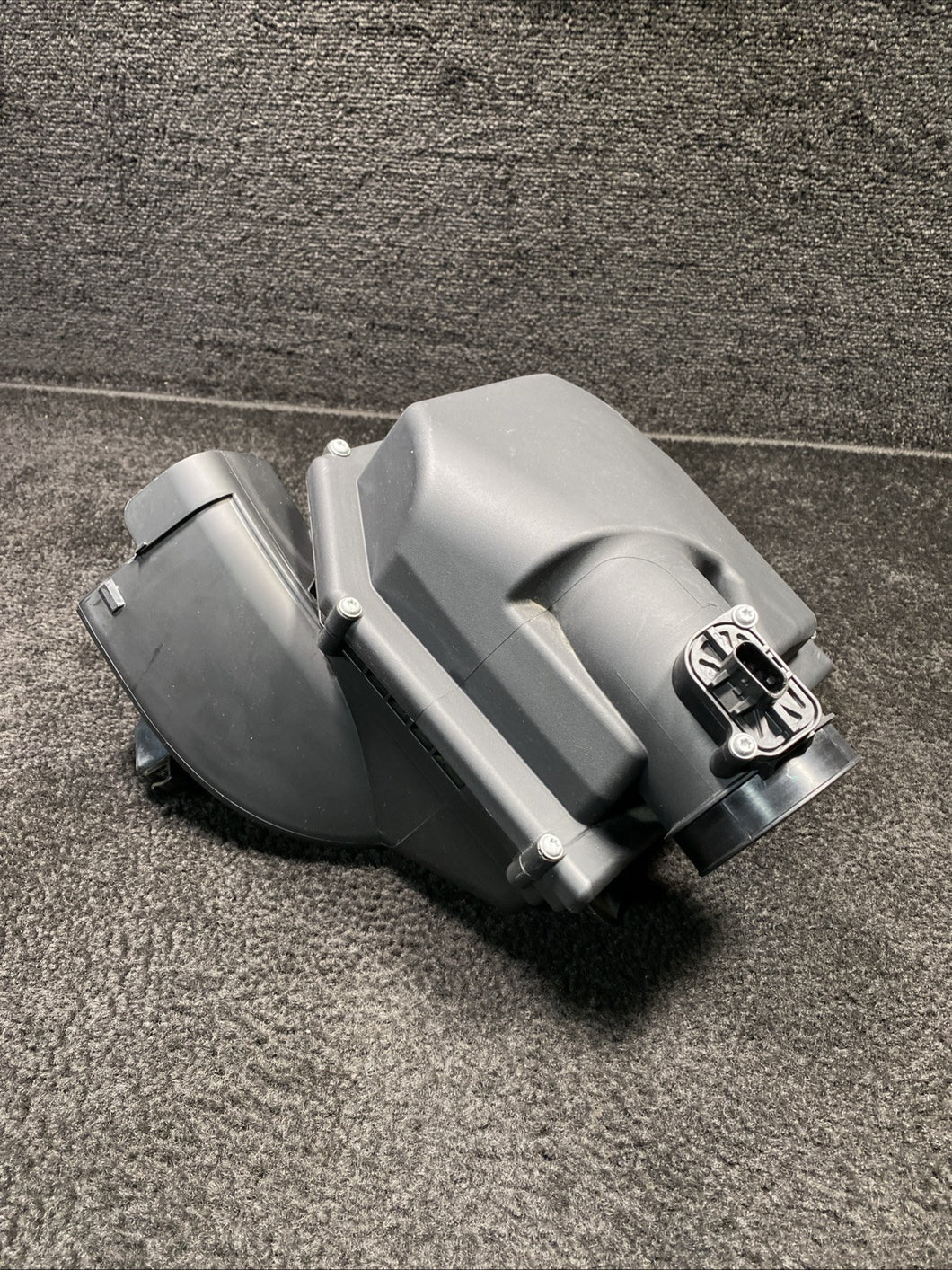 7846268 2020 BMW M2 Competition Right Air Intake Filter Box OEM 7846268