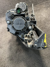 2020 Kia Optima Right Side Halogen Headlight Lamp W/ LED DRL OEM Damaged!