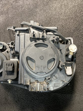30678184 2004 Volvo XC90 Left Side Xenon Headlight Lamp OEM 30678184
