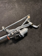 AX159060-8153 2022 BMW X3 M40i Front Wiper Motor W/ Linkage OEM AX159060-8153