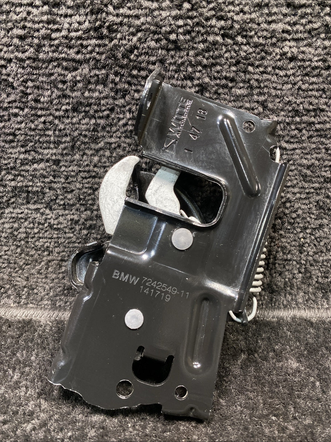 724254911 2020 BMW M2 Competition Right Side Hood lock Latch OEM 724254911