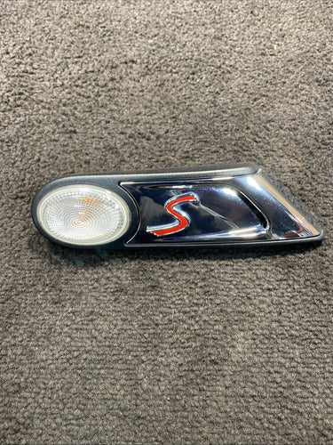 2751970 2010 Mini Cooper S Clubman Front Right Fender Turn Signal Indicator OEM 2751970