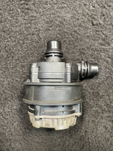 8637953 2020 BMW M2 Competition Auxiliarie Water Coolant Pump OEM 8637953