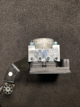 8096587 2020 BMW M2 Competition Anti lock Abs Brake Pump OEM 8096587