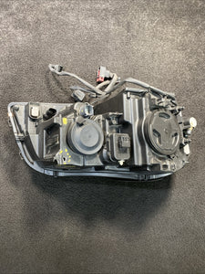 30678184 2004 Volvo XC90 Left Side Xenon Headlight Lamp OEM 30678184