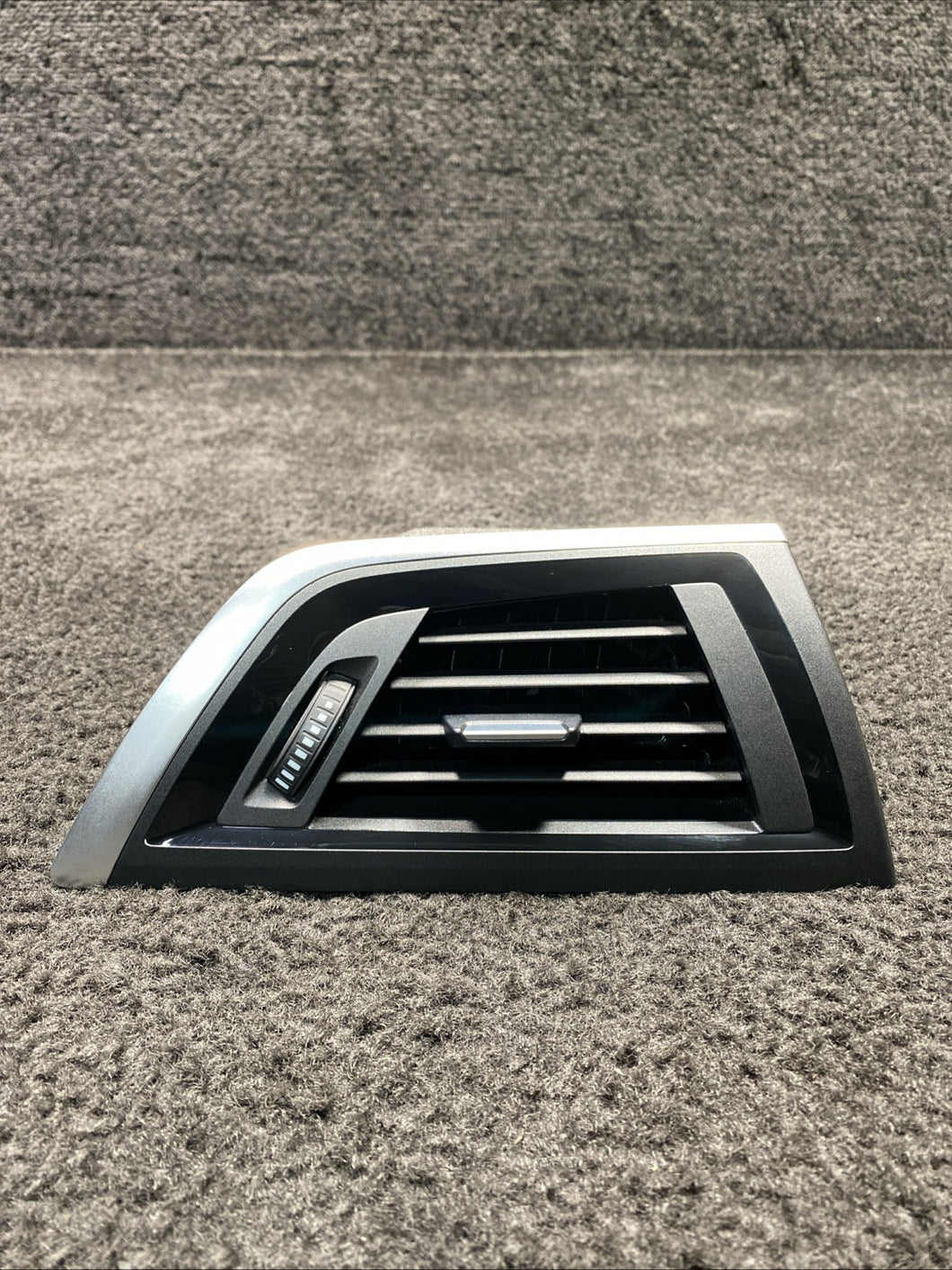 2636104 2020 BMW M2 Competition Front Right Dash A/C Air Vent OEM 2636104